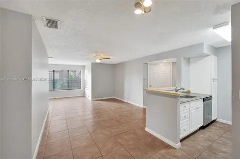 2846 S University Drive Davie FL 33328