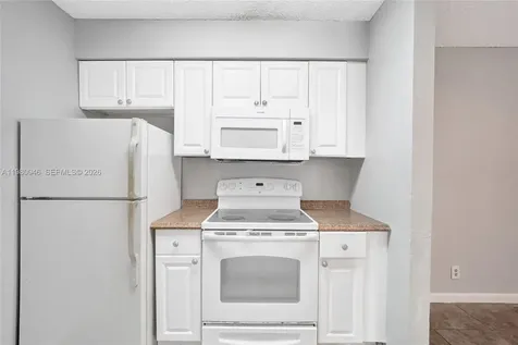 2846 S University Drive Davie FL 33328