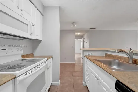 2846 S University Drive Davie FL 33328