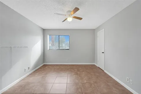2846 S University Drive Davie FL 33328