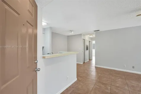 2846 S University Drive Davie FL 33328