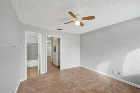 2846 S University Drive Davie FL 33328
