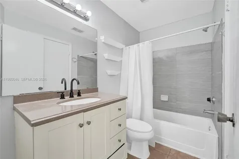 2846 S University Drive Davie FL 33328