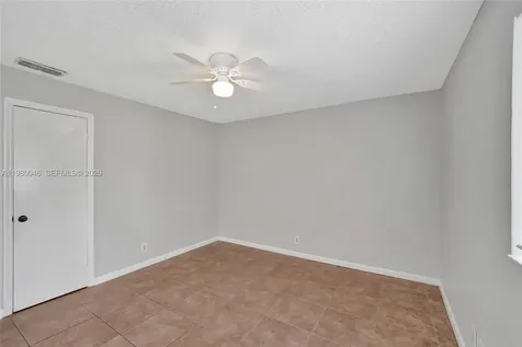 2846 S University Drive Davie FL 33328