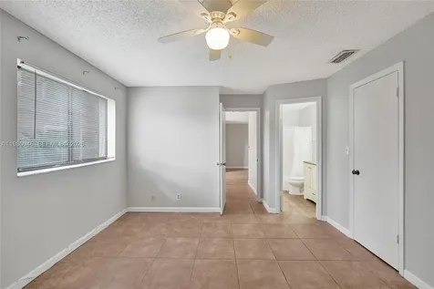 2846 S University Drive Davie FL 33328