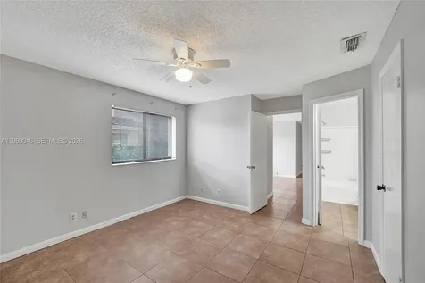 2846 S University Drive Davie FL 33328