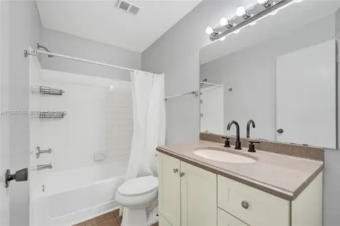 2846 S University Drive Davie FL 33328
