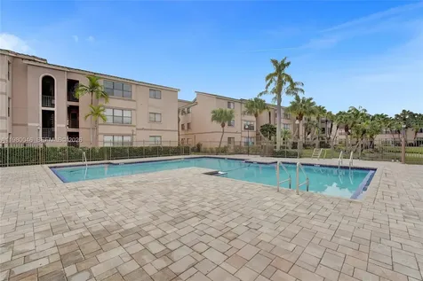 2846 S University Drive Davie FL 33328