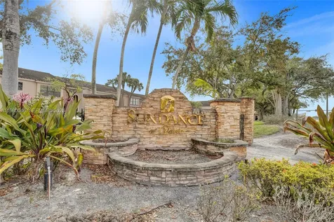 2846 S University Drive Davie FL 33328