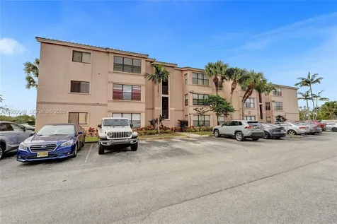 2846 S University Drive Davie FL 33328