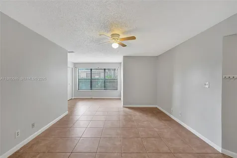 2846 S University Drive Davie FL 33328