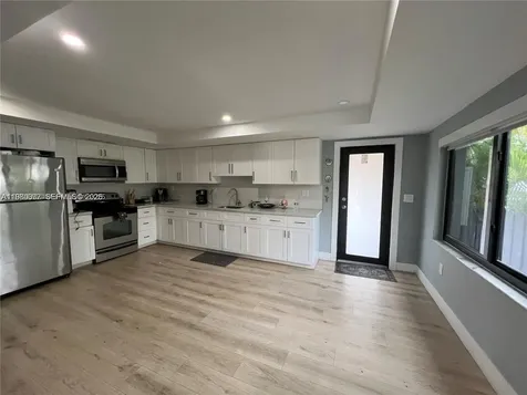 860 NW 18th Place Miami FL 33125