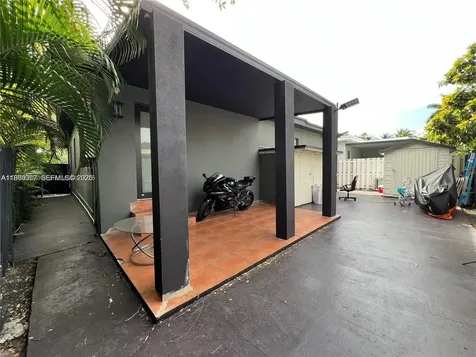 860 NW 18th Place Miami FL 33125