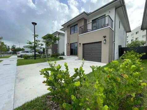302 NW 11th Court Florida City FL 33034
