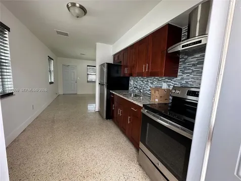 514 NE 4th Avenue Hallandale Beach FL 33009