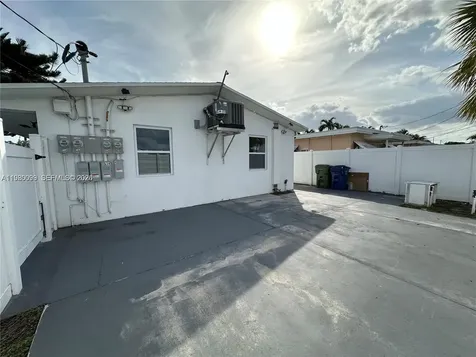514 NE 4th Avenue Hallandale Beach FL 33009