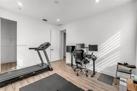 9881 W 34th Avenue Hialeah FL 33018