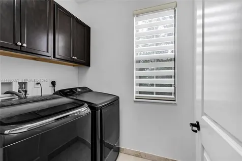 9881 W 34th Avenue Hialeah FL 33018