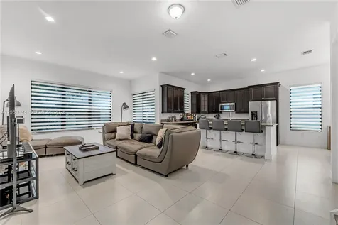 9881 W 34th Avenue Hialeah FL 33018