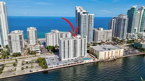 3000 S Ocean Drive Hollywood FL 33019