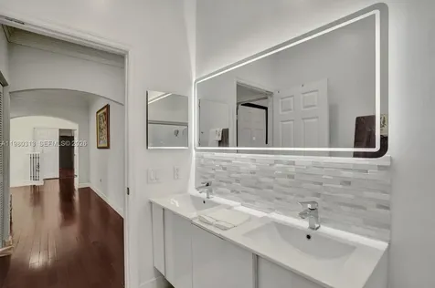 11008 NW 73rd Street Doral FL 33178