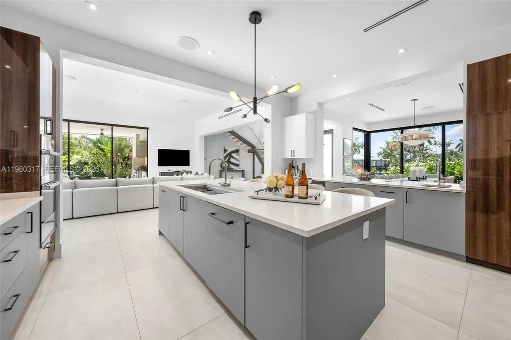 2500 Middle River Drive Fort Lauderdale FL 33305