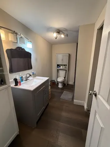 5290 SW 22nd Terrace Dania Beach FL 33312