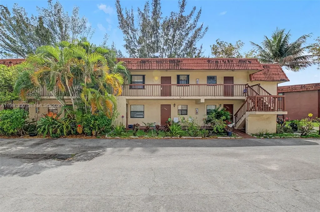6525 W 26th Drive Hialeah FL 33016
