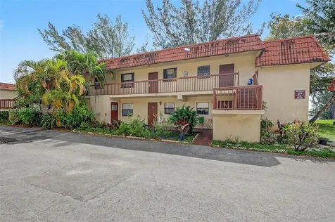6525 W 26th Drive Hialeah FL 33016