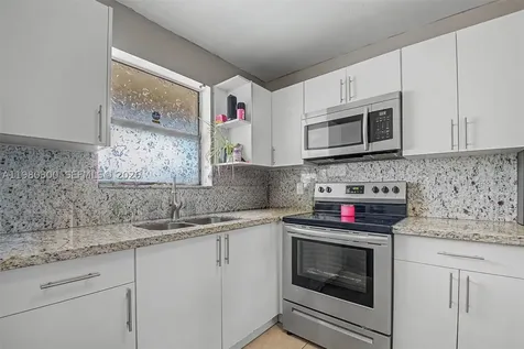 6525 W 26th Drive Hialeah FL 33016