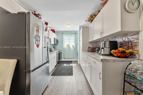 7331 Gary Avenue Miami Beach FL 33141