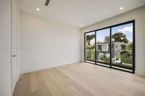 3113 Elizabeth Street Miami FL 33133