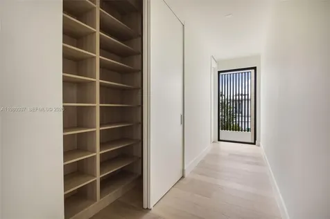 3113 Elizabeth Street Miami FL 33133