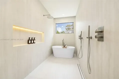 3113 Elizabeth Street Miami FL 33133