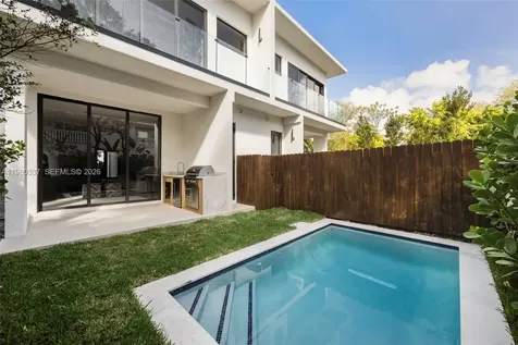 3113 Elizabeth Street Miami FL 33133