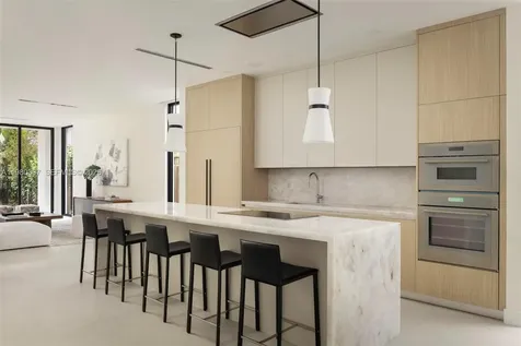 3113 Elizabeth Street Miami FL 33133