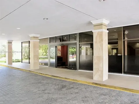 400 Kings Point Drive Sunny Isles Beach FL 33160