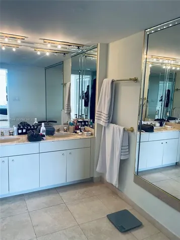 11113 Biscayne Boulevard Miami FL 33181