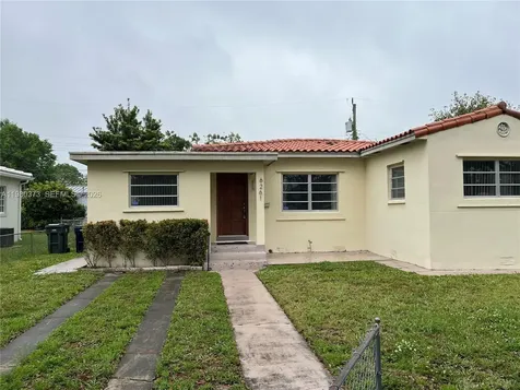 6261 NW 40th Street Virginia Gardens FL 33166