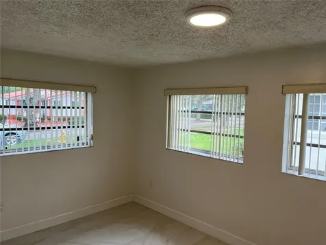 6261 NW 40th Street Virginia Gardens FL 33166