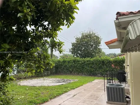 6261 NW 40th Street Virginia Gardens FL 33166
