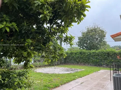 6261 NW 40th Street Virginia Gardens FL 33166