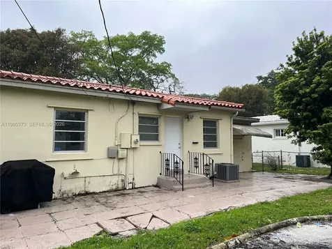 6261 NW 40th Street Virginia Gardens FL 33166