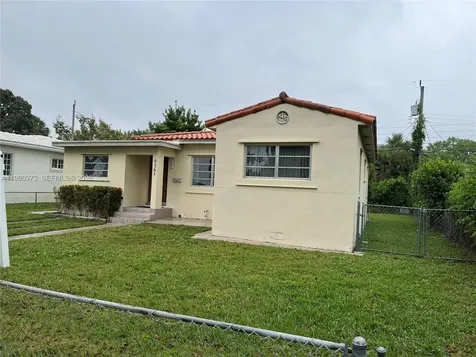 6261 NW 40th Street Virginia Gardens FL 33166