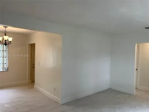 6261 NW 40th Street Virginia Gardens FL 33166
