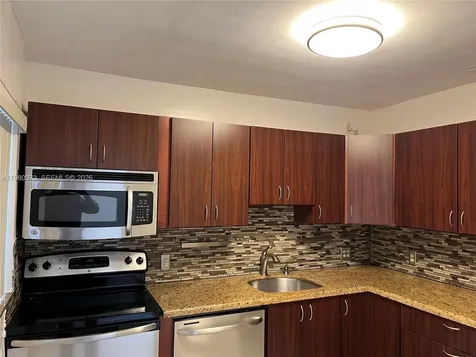 6261 NW 40th Street Virginia Gardens FL 33166