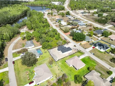 638 Dauphine Avenue S Lehigh Acres FL 33974