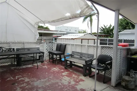 2223 NW 32nd Street Miami FL 33142