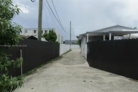2223 NW 32nd Street Miami FL 33142