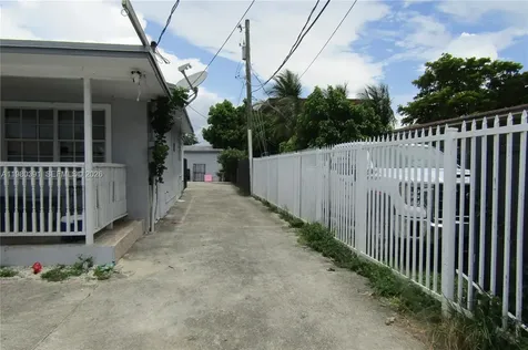 2223 NW 32nd Street Miami FL 33142
